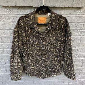 Levi’s Men’s Cheetah Print Engineer’s Coat Olive Green Size Small 52304-0020